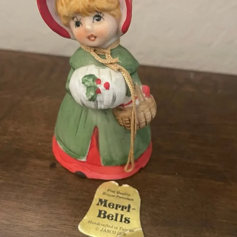 vintage Merri Bells christmas porcelain bisque figurine bell 1978